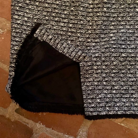 WOMENS J Crew Pencil Skirt Black White Tweed or Boucle Skirt Raw Hem SIZE 2 - Picture 5 of 6